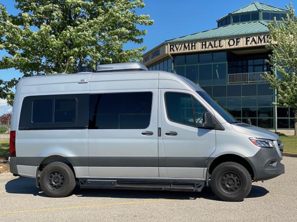 Boondocking Mies at the RV MH Hall of Fame in Elkhart, Indiana. It's a Harvest Host site but there is no one to keep others from parking.